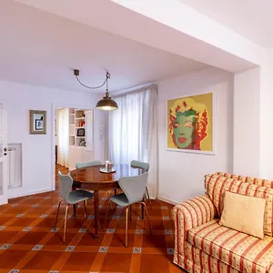 Apartment Parlamento Luxury, Rome